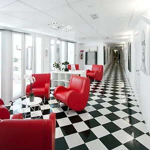 & Urban Padel Aparthotel Milan